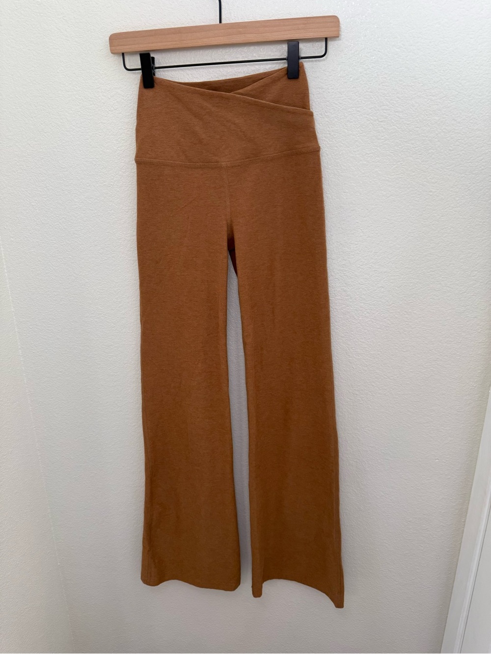 Beyond Yoga Spacedye at Your Leisure High Waisted Midi Legging in Camel XS - Picture 2 of 8